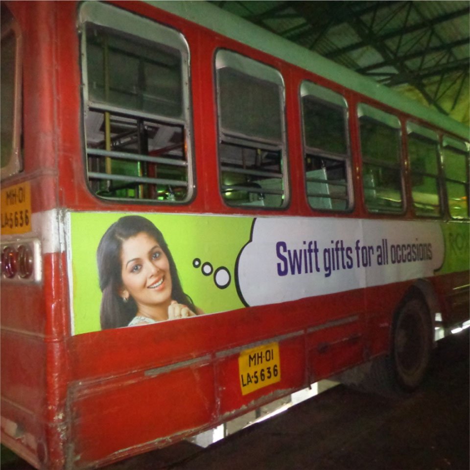 https://old.wysiwyg.co.in/sites/default/files/worksThumb/roxx-bus-branding.jpg