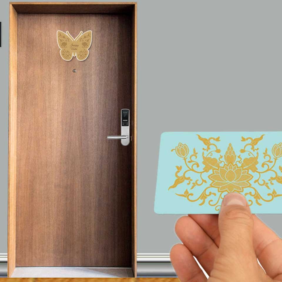https://old.wysiwyg.co.in/sites/default/files/worksThumb/siddha-wedding-design-room-name-plate-hotel-key-card-2018.jpg